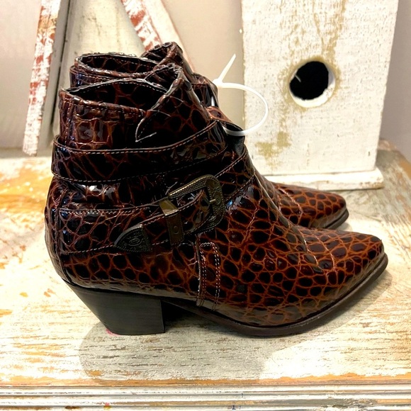 Dingo Brown Ankle Boots - Picture 5 of 11